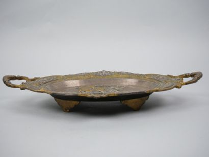Four-sided bowl with two handles in bronze...