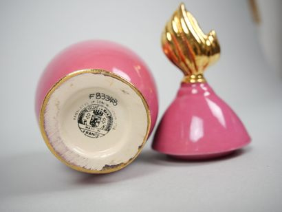 LONGWY
Small ovoid covered pot in pink earthenware...