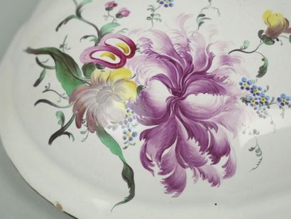 STRASBOURG
Covered earthenware tureen with...