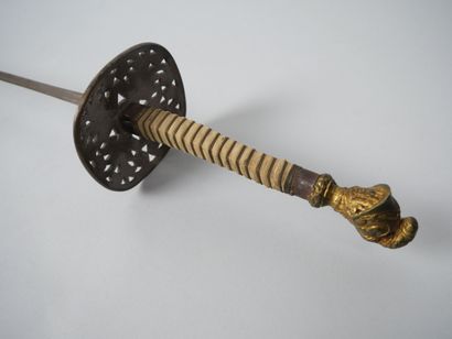 Fencing foil with filigree fusee, helmet-shaped...