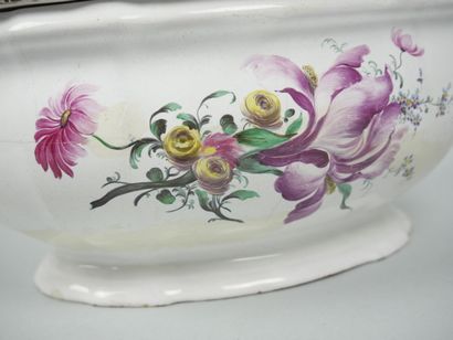 STRASBOURG
Covered earthenware tureen with...