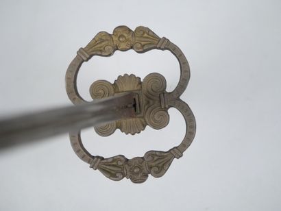 Fencing foil with filigree fusee, helmet-shaped...