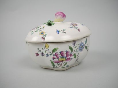 STRASBOURG
Covered four-lobed earthenware...
