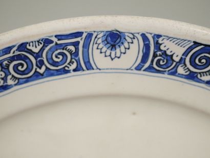 STRASBOURG
Round earthenware plate with blue...