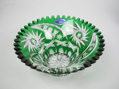 Set of glass and cut crystal pieces including...