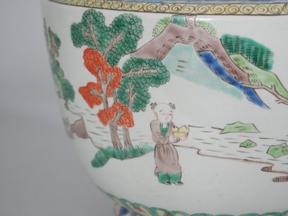 CHINA
Porcelain vase decorated in the green...