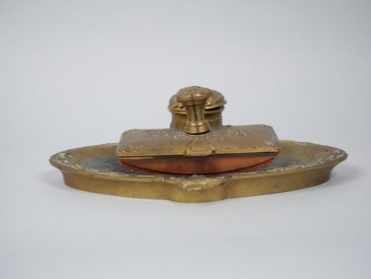 Som-Charles GUENARDEAU (born 1866)
Gilt patina...