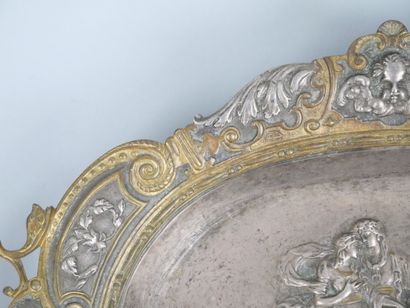 Four-sided bowl with two handles in bronze...