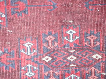 Turkmen carpet (warp, weft and wool pile),...