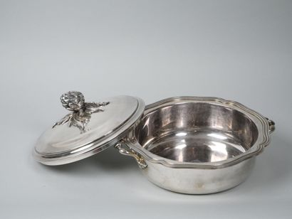 Silver-plated covered vegetable dish, with...