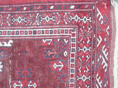 Turkmen carpet (warp, weft and wool pile),...
