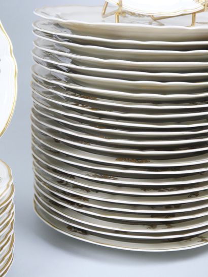 BERNARDAUD & Cie in LIMOGES
Porcelain service...