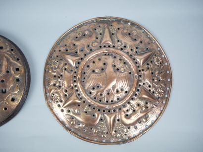Reunion of two copper basin elements, one...