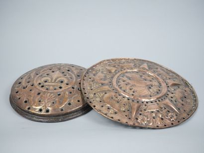 Reunion of two copper basin elements, one...