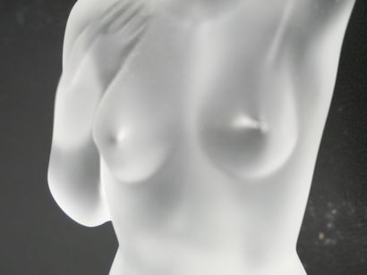 LALIQUE FRANCE
Nude kneeling woman
Subject...