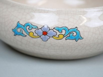 LONGWY
Cracked earthenware round box with...