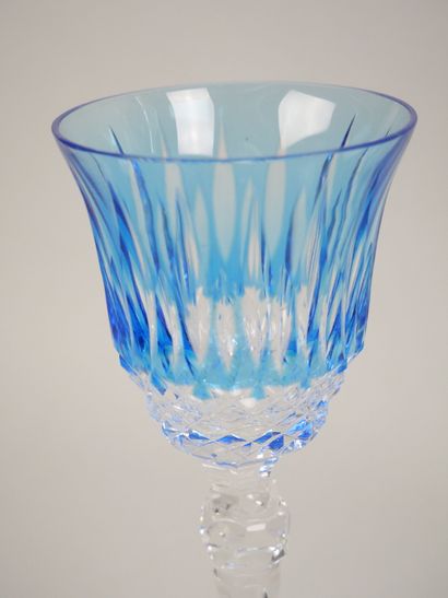 Reunion of 10 footed glasses, partially tinted...