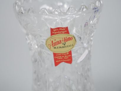 Set of glass and cut crystal pieces including...