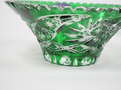 Set of glass and cut crystal pieces including...