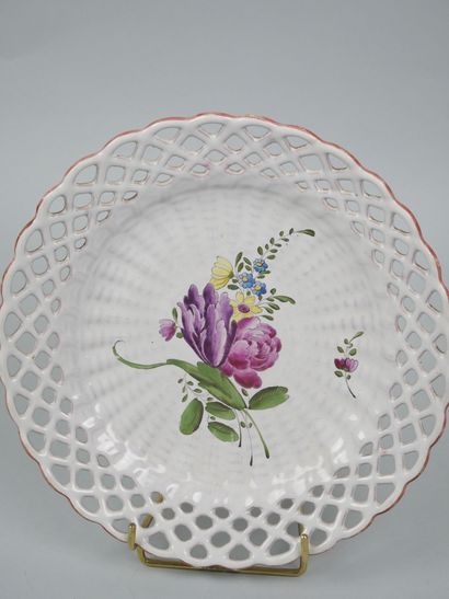 NIDERVILLER and STRASBOURG
Earthenware plate...