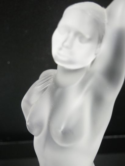 LALIQUE FRANCE
Nude kneeling woman
Subject...