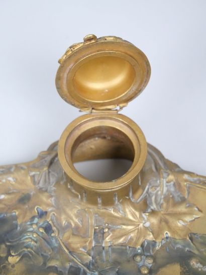 Som-Charles GUENARDEAU (born 1866)
Gilt patina...