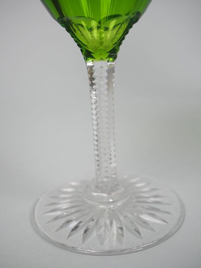 Suite of 6 footed glasses in cut crystal...