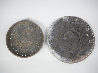 Reunion of two copper basin elements, one...