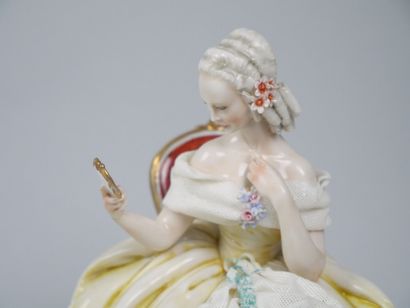 CAPODIMONTE
Elegant face to hand,
Subject...