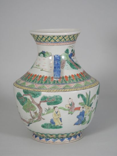 CHINA
Porcelain vase decorated in the green...