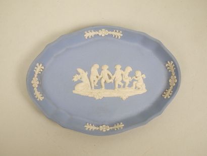 WEDGWOOD
Reunion of fine stoneware elements...