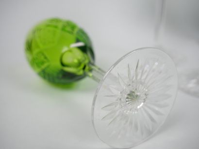 Suite of 6 footed glasses in cut crystal...