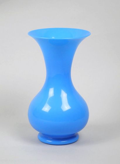Blue opaline baluster vase.
Dimensions: 25...