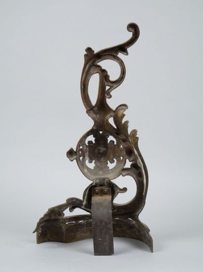 Three-part ormolu and chased bar with acanthus...