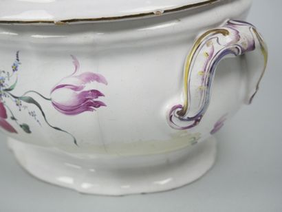STRASBOURG
Covered earthenware tureen with...