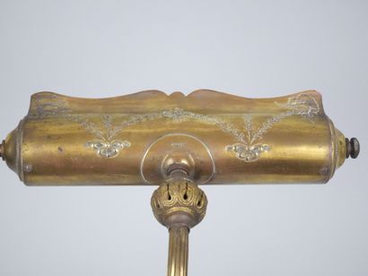 Banker's desk lamp in chased and gilded bronze,...