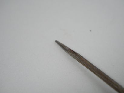 Fencing foil with filigree fusee, helmet-shaped...
