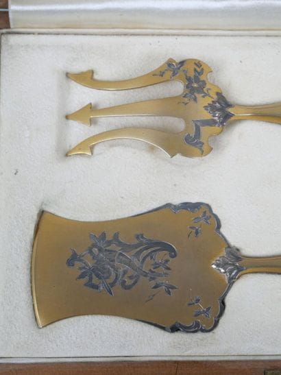 Entremet flatware, silver handle decorated...