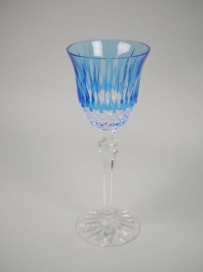 Reunion of 10 footed glasses, partially tinted...