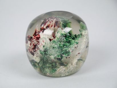 Two polychrome paperweights. 
Dimensions...
