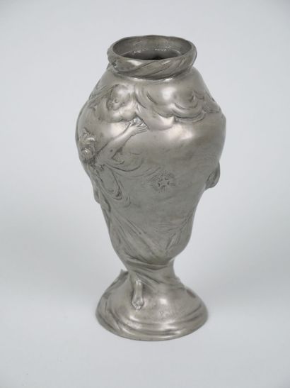 After Édouard LELIEVRE (1856-1945) 
Pewter...
