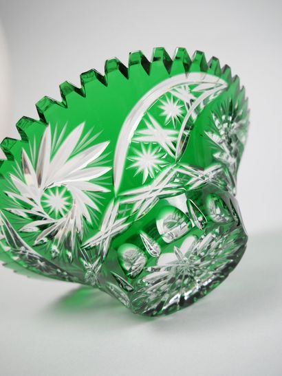 Set of glass and cut crystal pieces including...