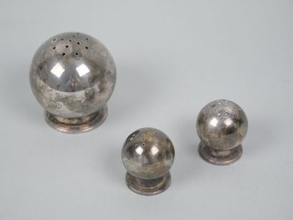 ERCUIS
Suite of a sugar shaker and a pair...