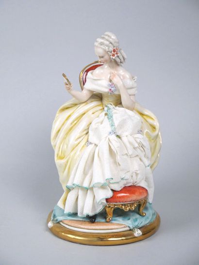 CAPODIMONTE
Elegant face to hand,
Subject...