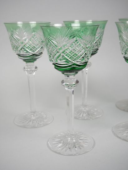 Suite of 6 footed glasses in cut crystal...