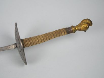 Fencing foil with filigree fusee, helmet-shaped...