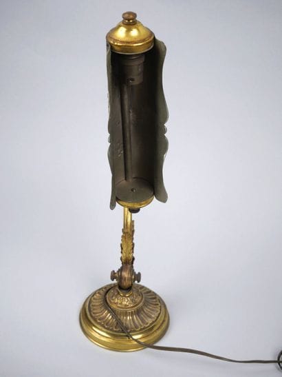 Banker's desk lamp in chased and gilded bronze,...