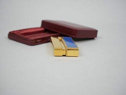 SILVERMATCH
Lighter in gilded metal and blue...