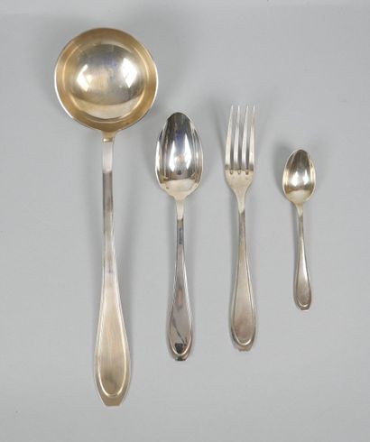 Partie de ménagère en métal argenté de style...