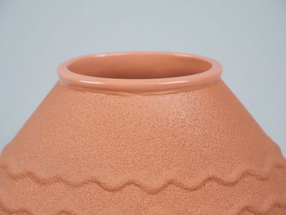 Réunion de deux vases en faïence terra cota...